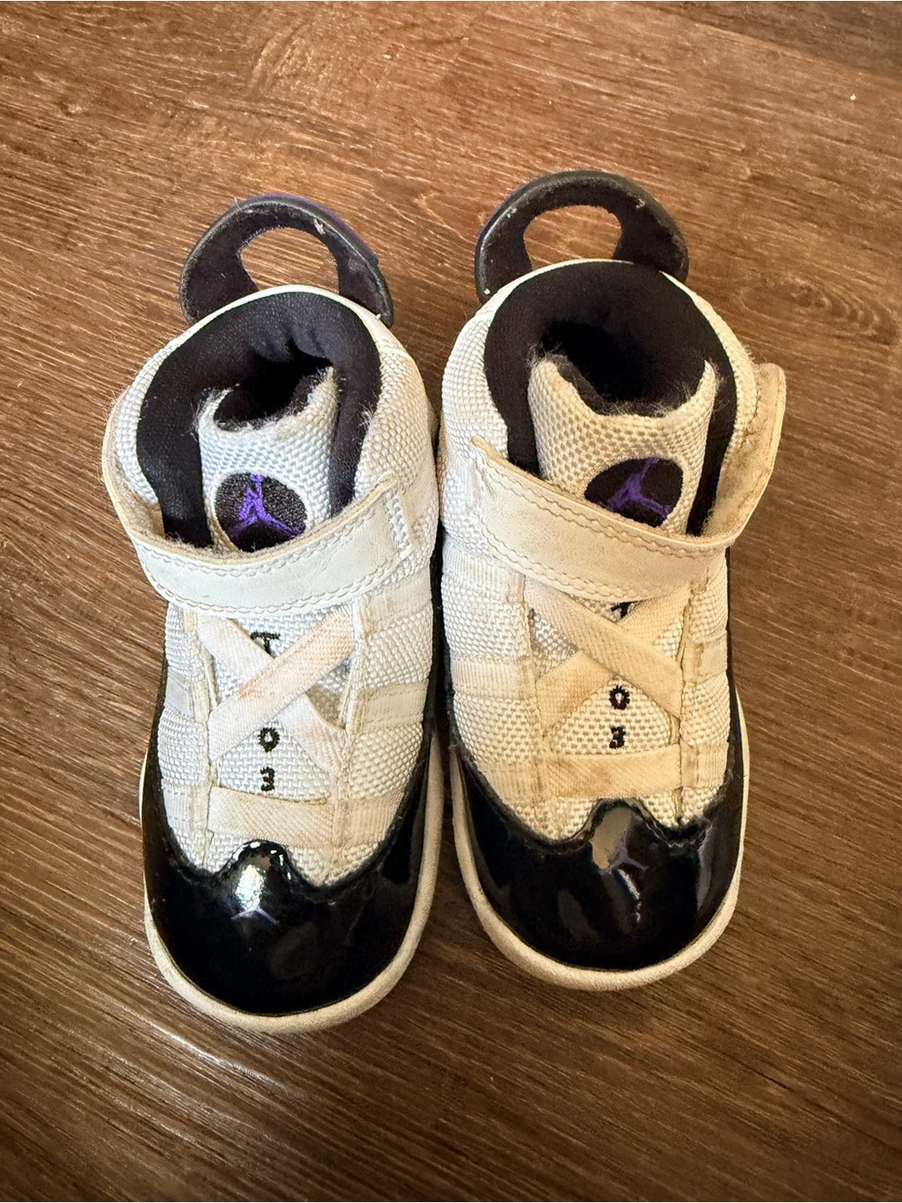 Jordan 6 Rings Kids Sneakers in White, Black and Purple